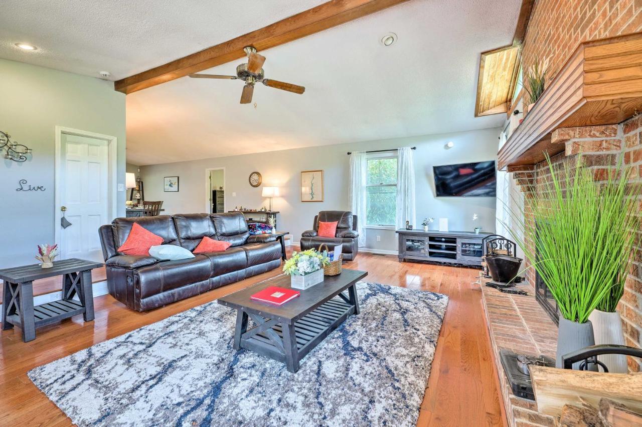 Family-Friendly Brookville Home With Hot Tub! Exteriör bild